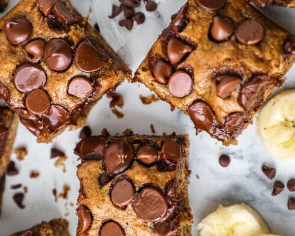 browniji z banano in arasidovim maslom