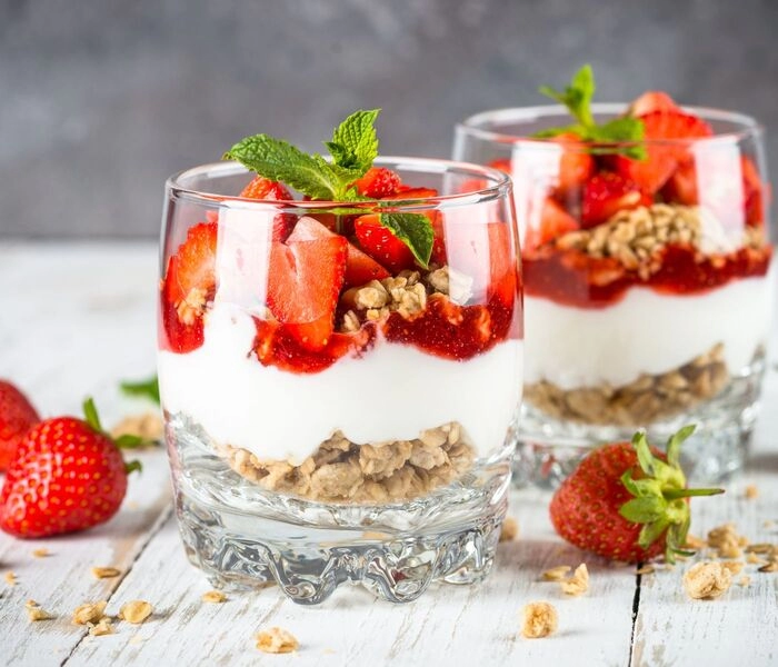  hitra mascarpone sladica z jagodami 