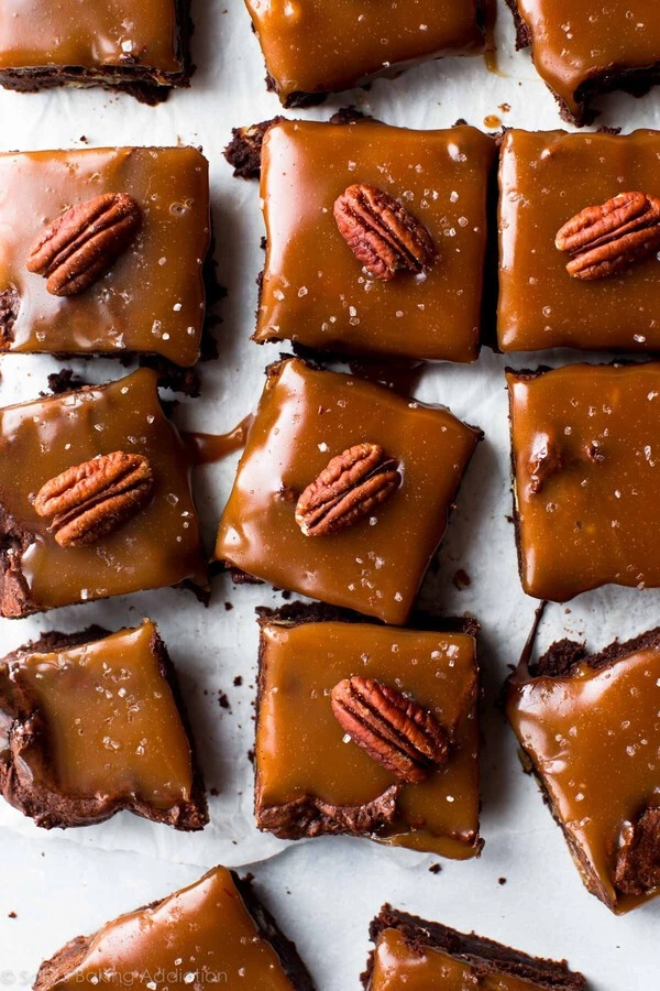 browniji s slano karamelo